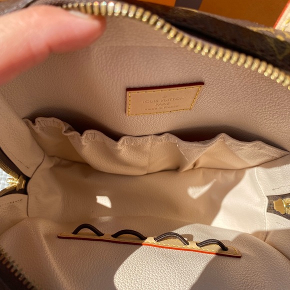 Louis Vuitton Spontini - Picture 4 of 13